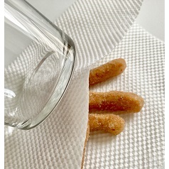 かりんとうを砕く画像