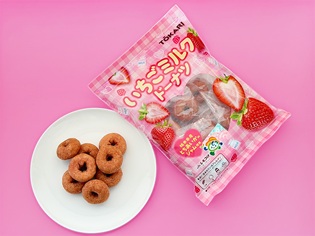 いちごミルクドーナツ_盛りつけ例と商品